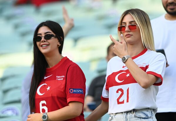 Fani din Turcia pe stadion înainte de meci, Azerbaidjan - Sputnik Moldova