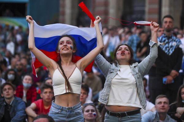 Suporterii ruși la meciul Euro 2020 între Belgia și Rusia - Sputnik Moldova