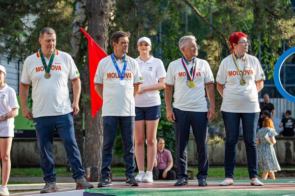 La ceremonie au participat și câțiva campioni olimpici: Serghei Mureico, Oleg Moldovan, Nikolai Juravschi și Larisa Popova. - Sputnik Moldova