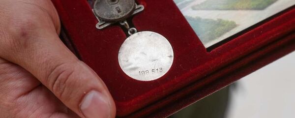 В Совете Федерации Федерального собрания Российской Федерации состоялась церемония передачи награды времён Великой Отечественной войны, найденной на территории Молдовы - Sputnik Молдова