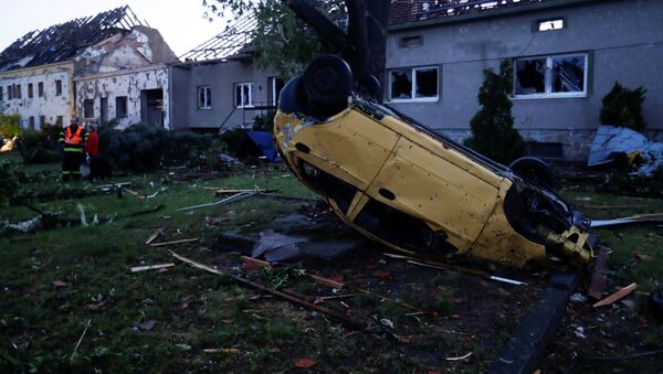 Distrugeri cauzate de un tornado în Cehia - Sputnik Moldova-România