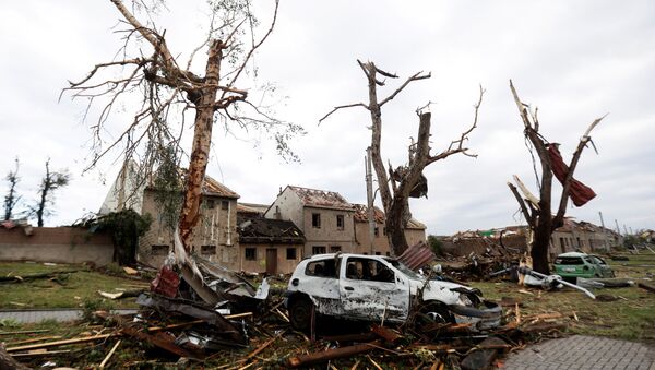 Разрушения в результате удара торнадо по региону Южная Моравия в Чехии - Sputnik Молдова