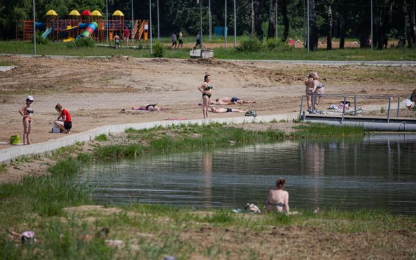 На водоемах бывает достаточно многолюдно. - Sputnik Молдова