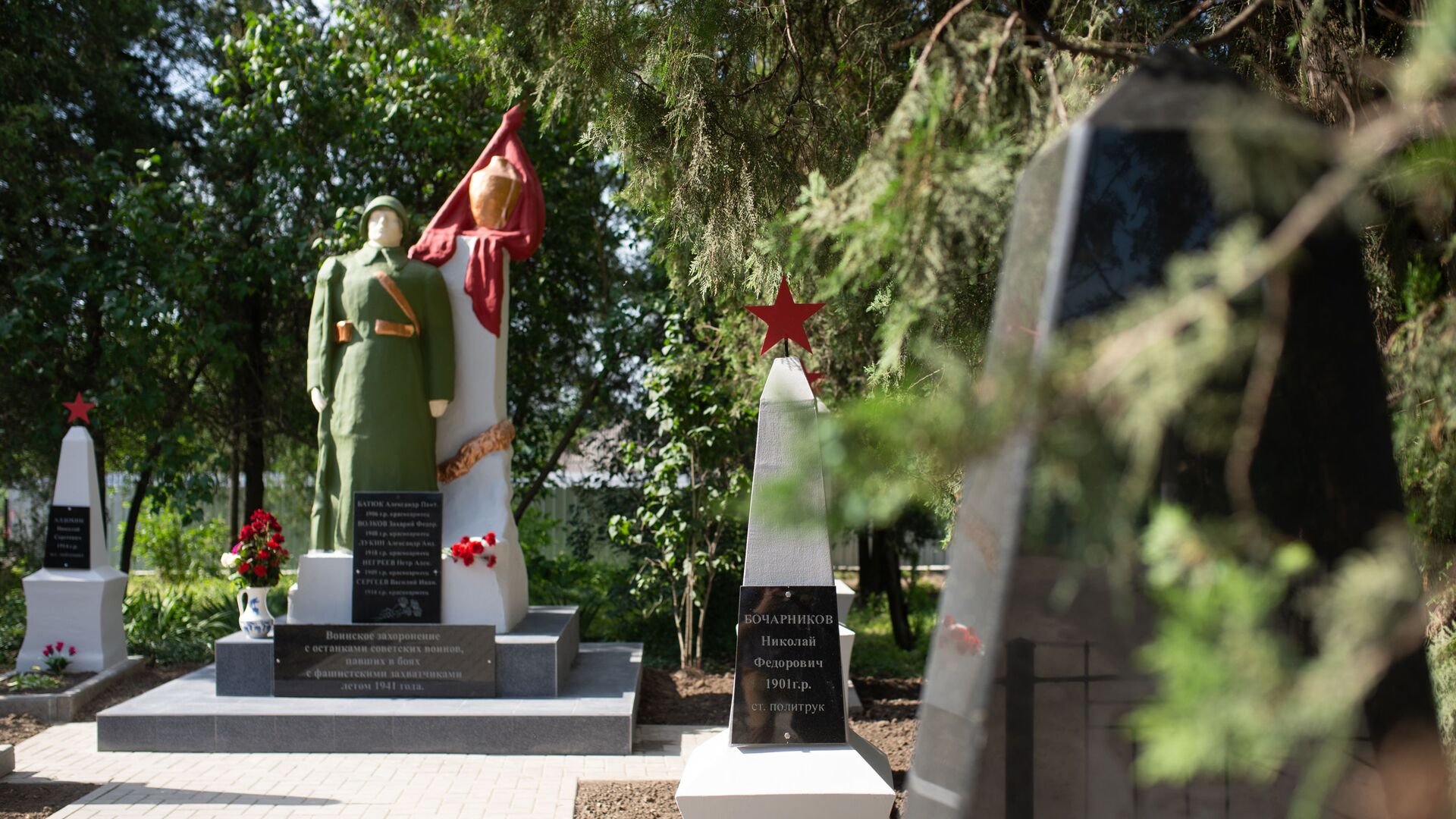 В Корнештах открыли два памятника воинам, погибшим в ВОВ - Sputnik Moldova, 1920, 26.06.2021