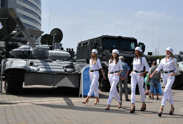 На 10-й Международной выставке вооружения и военной техники MILEX–2021 в Минске. - Sputnik Молдова
