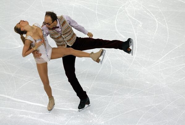 Выступление танцевальной пары из Германии на соревнованиях по фигурному катанию на Олимпиаде-2014 в Сочи. - Sputnik Молдова