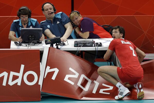 Игрок сборной Польши по волейболу во время матча против сборной Болгарии на Летних олимпийских играх в Лондоне. - Sputnik Молдова