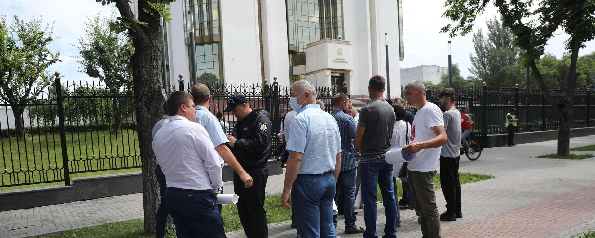 Протест аграриев перед зданием администрации президента Молдовы - Sputnik Молдова, 1920, 01.07.2021