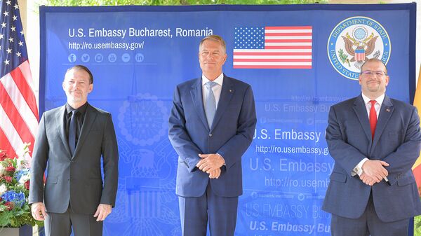Klaus Iohannis, Florin Cîțu, la recepție oferită de Ambasada SUA la București - Sputnik Moldova-România