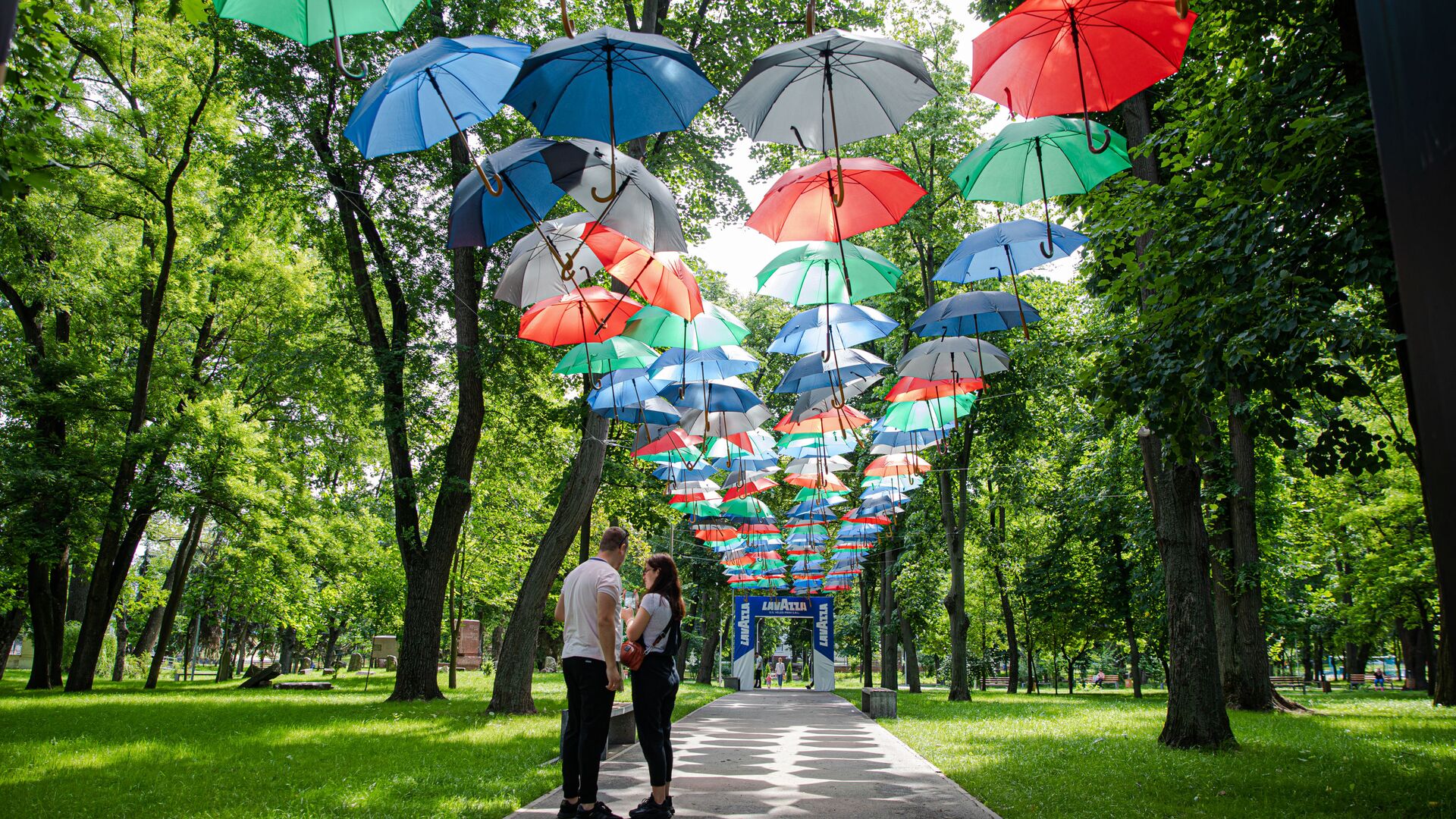 Parcul Alunelul umbrele - Sputnik Молдова, 1920, 18.07.2021