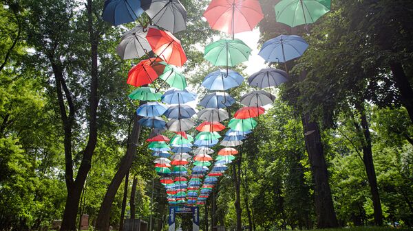 Parcul Alunelul umbrele - Sputnik Moldova