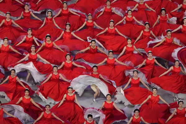 Артисты принимают участие в гала-шоу в преддверии 100-летия основания Коммунистической партии Китая в Пекине - Sputnik Молдова