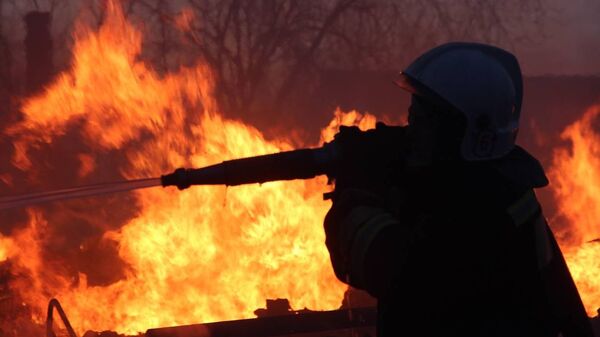 Пожар в поселке Дальний в Иркутской области - Sputnik Молдова