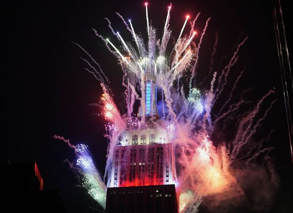 Салют во время празднования Дня независимости США в Нью-Йорке. - Sputnik Молдова