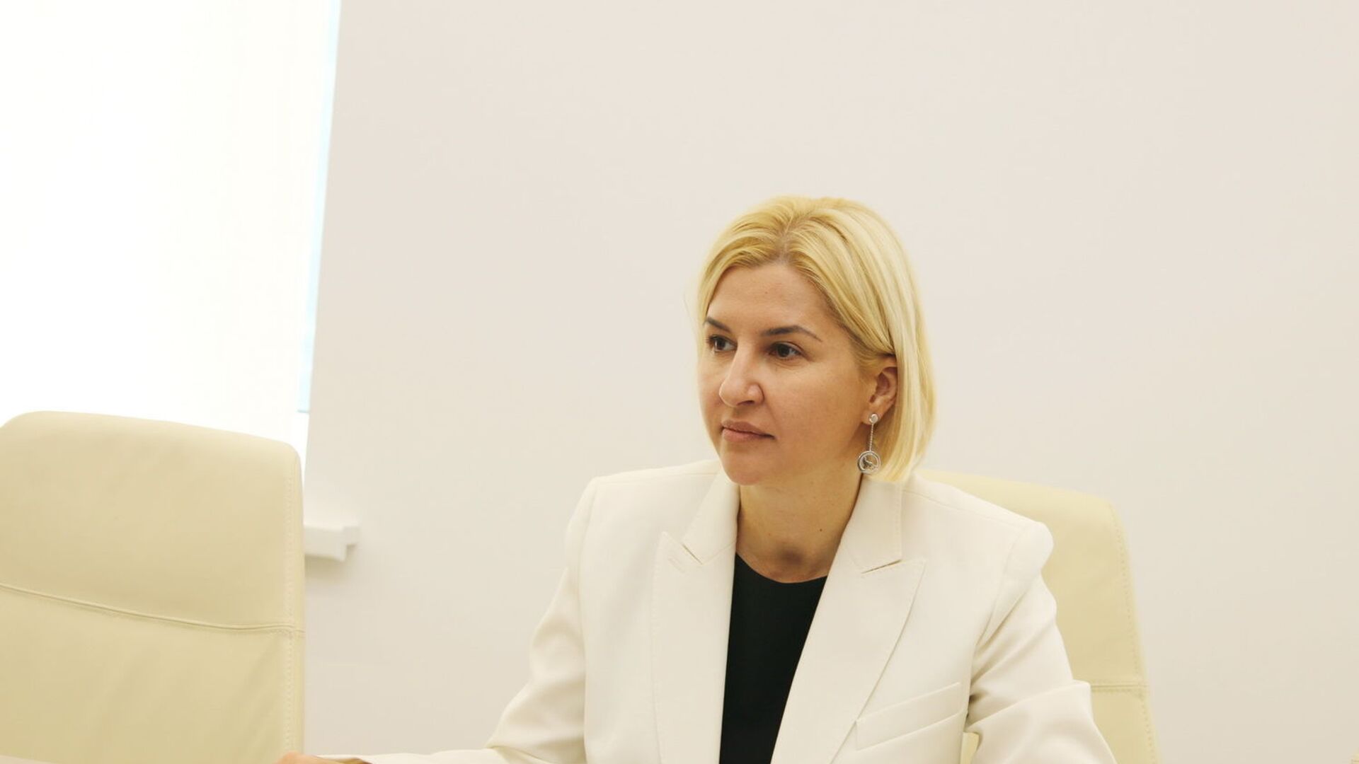 Глава Гагаузии, Ирина Влах, приняла группу наблюдателей ОБСЕ - Sputnik Молдова, 1920, 25.08.2021