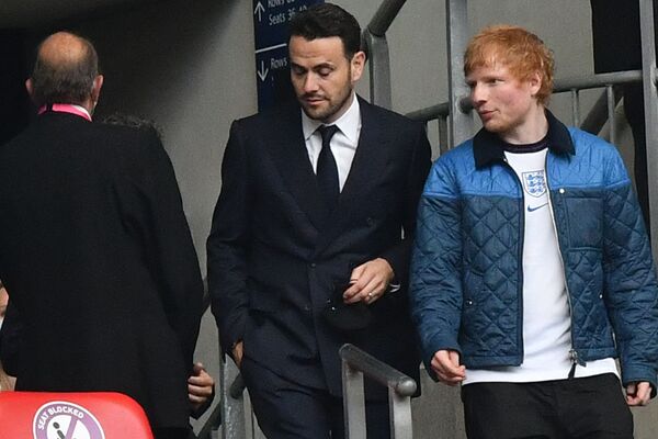 Ed Sheeran a ajuns la meciul de fotbal la Londra - Sputnik Moldova