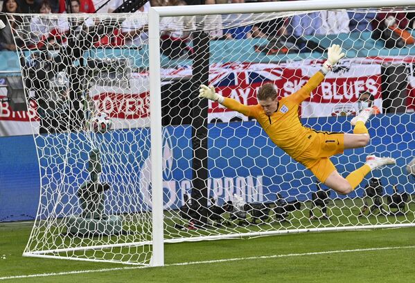Portarul Angliei în timpul golului Danemarcei UEFA EURO 2020 - Sputnik Moldova-România