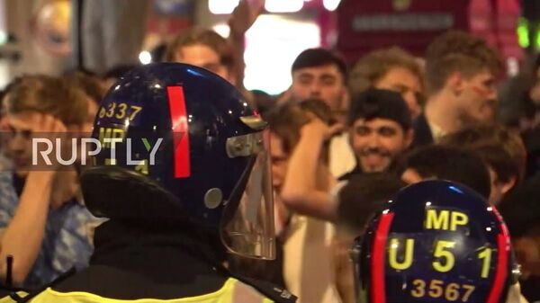 UK: Tensions with police amid celebrations over Euro 2020 semifinal victory - Sputnik Moldova-România