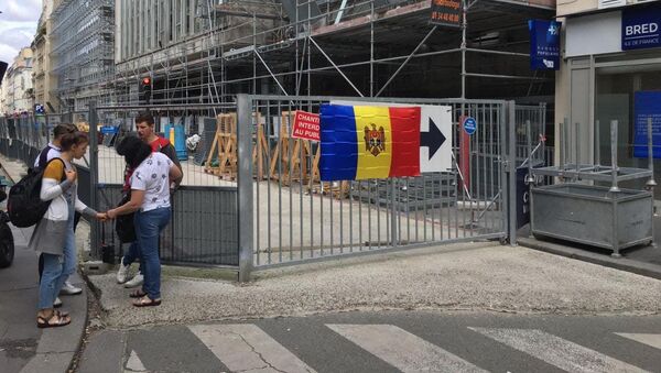 В Париже граждане Молдовы голосуют на досрочных парламентских выборах в РМ - Sputnik Moldova-România
