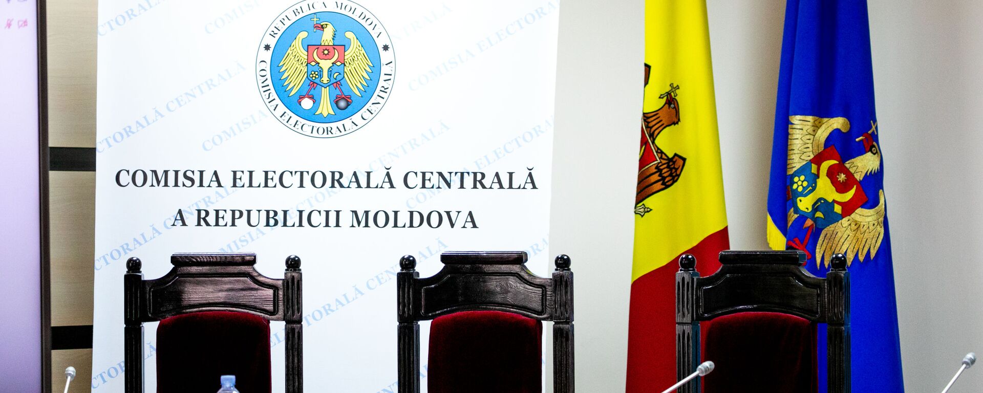 Центризбирком представил последние данные о явке избирателей на местных выборах - Sputnik Молдова, 1920, 19.11.2023