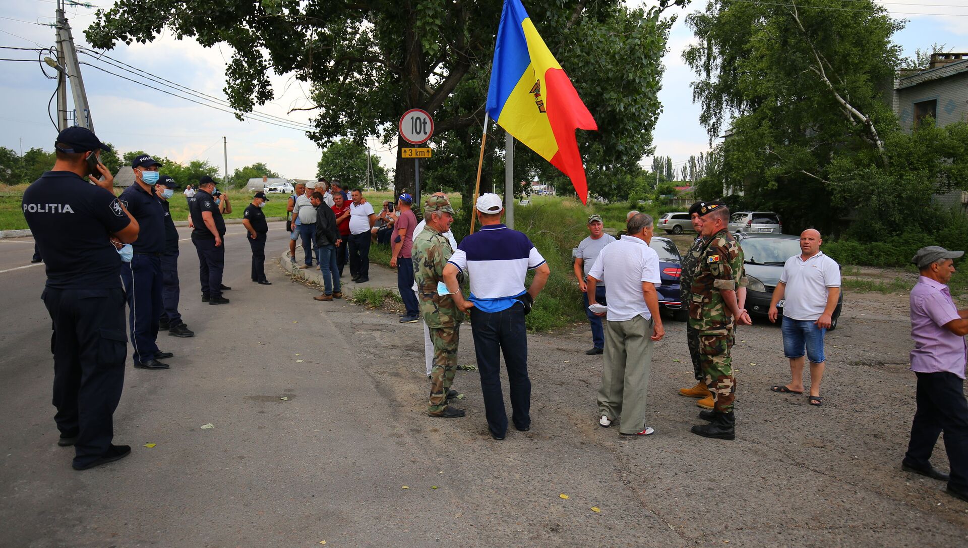 Un grup de veterani a venit la postul de control Varnița - Sputnik Moldova, 1920, 11.07.2021