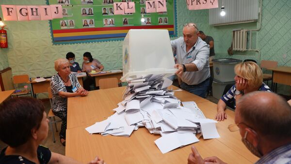 Подсчет голосов на досрочных парламентских выборах в Молдове-2021 - Sputnik Молдова