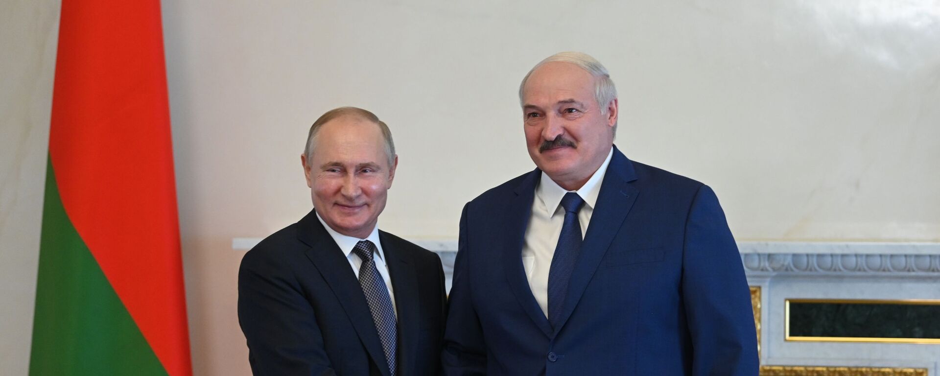Президент РФ Владимир Путин и президент Белоруссии Александр Лукашенко - Sputnik Молдова, 1920, 04.11.2021