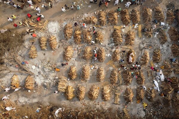 Подготовлена ​​площадка для массовой кремации жертв коронавирусной болезни (COVID-19) в Нью-Дели, Индия. - Sputnik Молдова
