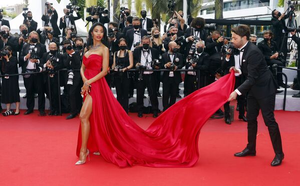 Actriţa Maylin Aguirre pe covorul roșu la Festivalul de Film de la Cannes 2021. - Sputnik Moldova
