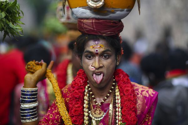 Участница фестиваля Боналу в Хайдарабаде, Индия. - Sputnik Молдова