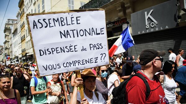 Proteste în Franța împotriva permisului sanitar - Sputnik Moldova-România