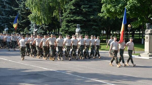 Национальная армия готовится к параду на День независимости 27 августа
 - Sputnik Молдова