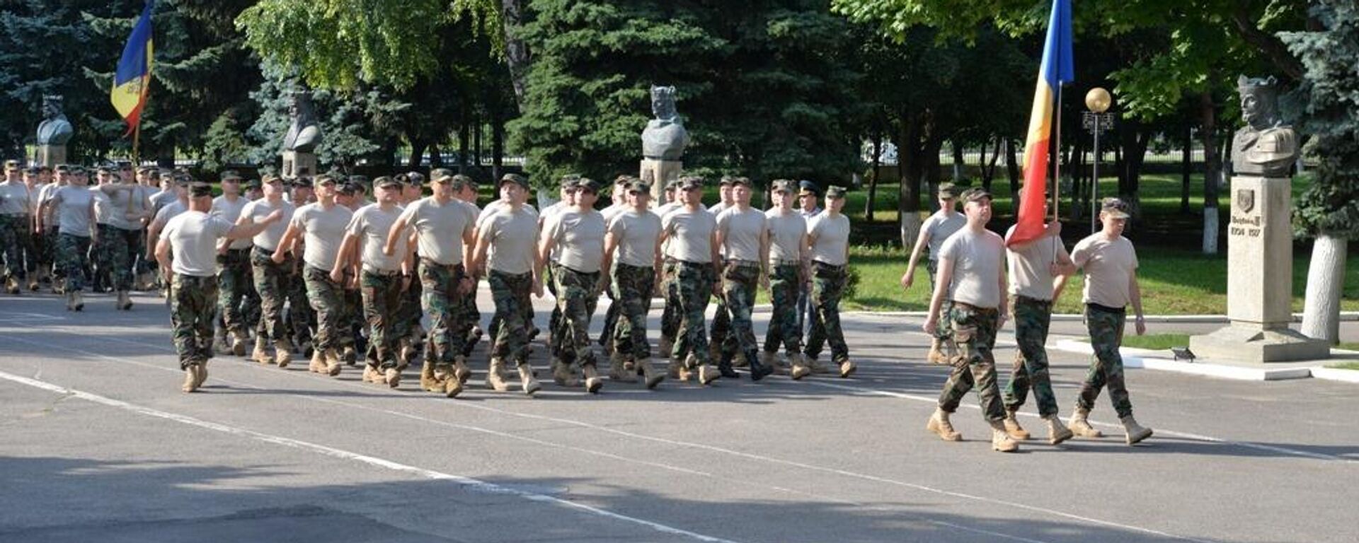 Национальная армия готовится к параду на День независимости 27 августа
 - Sputnik Молдова, 1920, 11.08.2021
