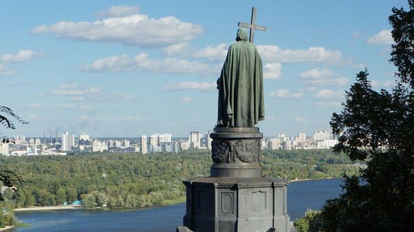 Памятник князю Владимиру в парке Владимирская горка в Киеве, Украина - Sputnik Moldova-România