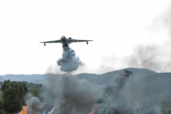 Российские самолеты-амфибии Бе-200 для тушения пожаров в Турции - Sputnik Молдова