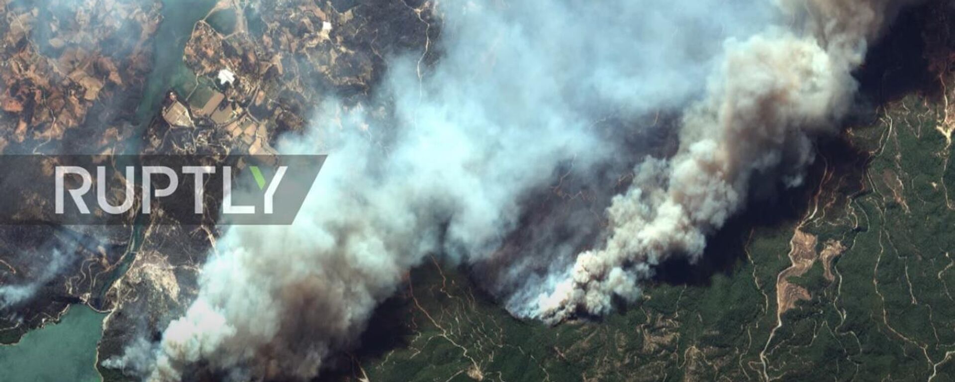 Turkey: Satellite images show extent of wildfires ravaging southern Turkey - Sputnik Moldova, 1920, 31.07.2021