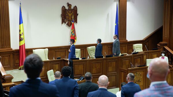 Итоги недели в Молдове в одном видео: первые решения парламента и новый скандал - Sputnik Молдова