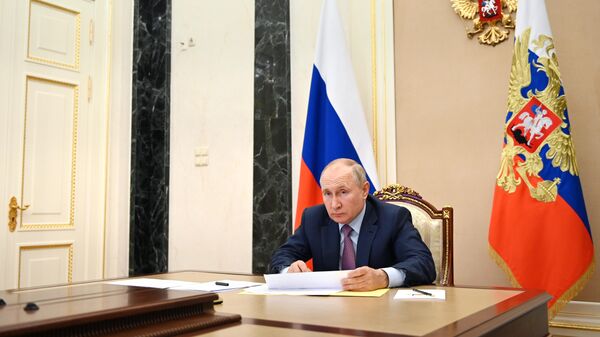 Президент РФ В. Путин провел совещание с членами правительства РФ - Sputnik Молдова
