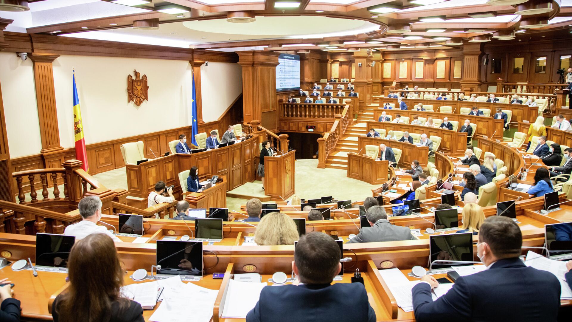 Депутаты парламента Молдовы рассматривают вотум доверия правительству Гаврилицы - Sputnik Moldova, 1920, 30.09.2021