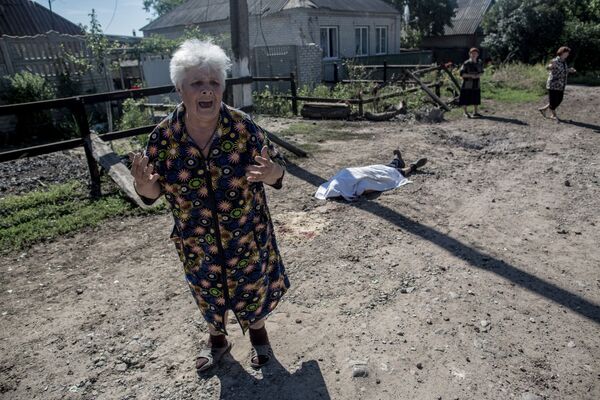 Последствия артобстрела Славянска украинскими военными - Sputnik Молдова