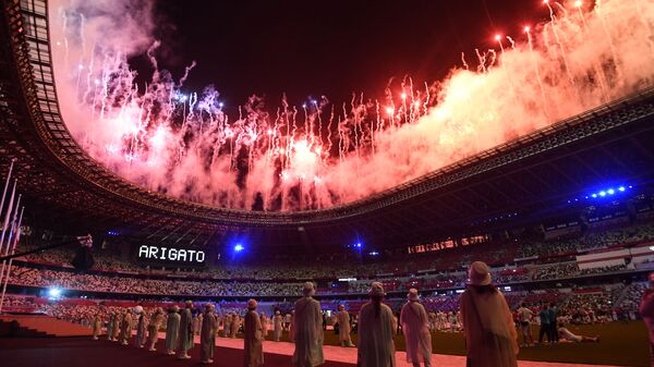 Салют на торжественной церемонии закрытия XXXII летних Олимпийских игр в Токио на Национальном олимпийском стадионе  - Sputnik Moldova-România