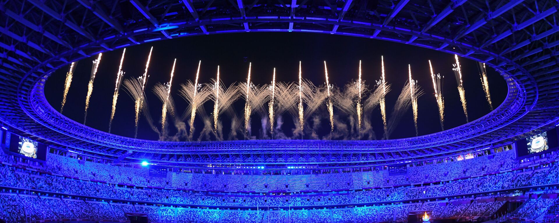 Салют на торжественной церемонии закрытия XXXII летних Олимпийских игр в Токио  - Sputnik Молдова, 1920, 29.08.2021