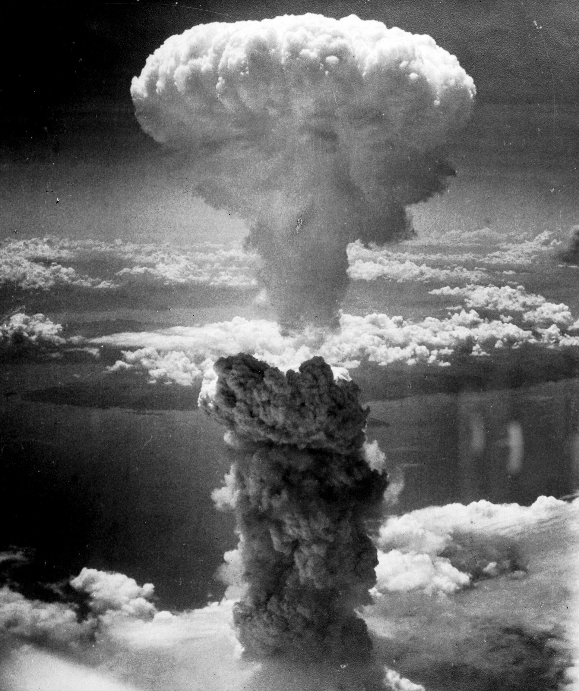 Norul ciupercă provocat de explozia aruncării celei de-a doua bombe atomice - Sputnik Moldova-România, 1920, 09.08.2021
