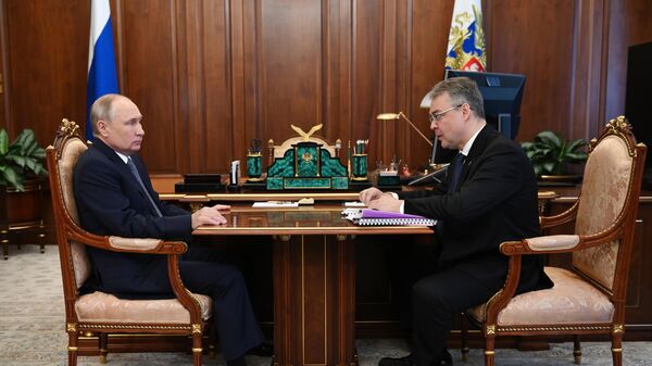 Президент РФ В. Путин встретился с губернатором Ставропольского края В. Владимировым - Sputnik Moldova-România