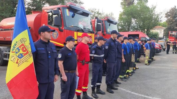 Pompierii moldoveni detașați în Grecia și-au început misiunea - Sputnik Moldova