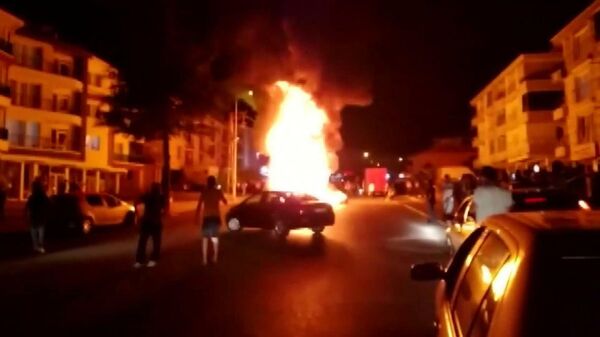 Turkey: Vehicle on fire amid tensions between Turks and foreigners in Ankara - Sputnik Moldova