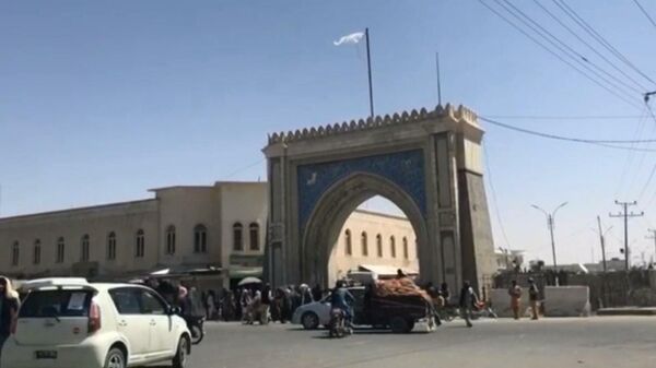 Afghanistan: Taliban flags on Kandahar buildings after reports of takeover - Sputnik Moldova-România