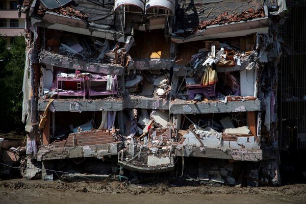 Последствия наводнения в городе Бозкурт в провинции Кастамону, Турция. - Sputnik Молдова