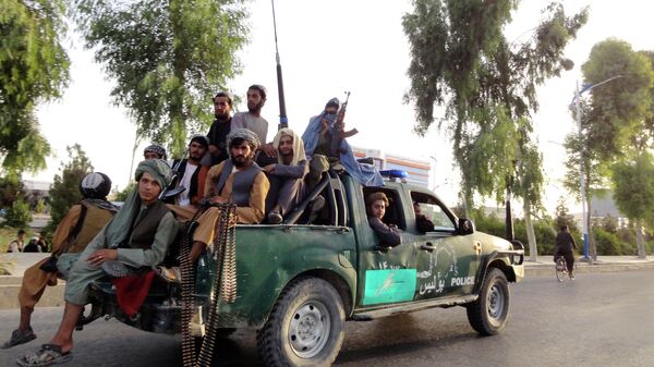 Боевики Талибана патрулируют город Кандагар на юго-западе Афганистана - Sputnik Moldova