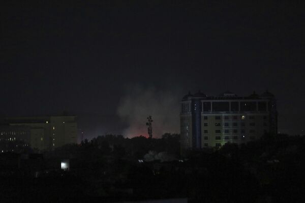 Дым и огонь у посольства США в Кабуле - Sputnik Молдова